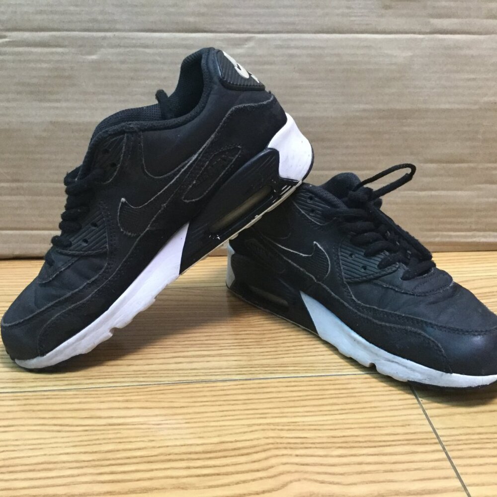 Nike Air Max 90 LTR (GS) Black & White Size 4.5Y Sneaker